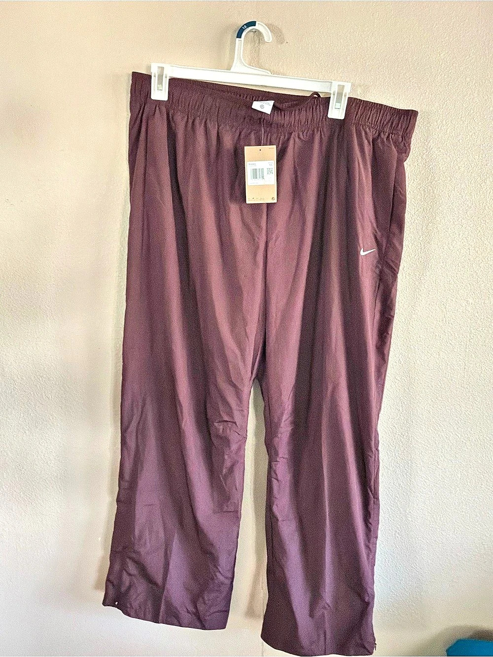 Nike Women's Track Pants Purple Size Large NWT